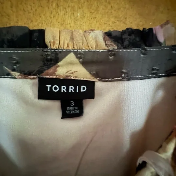 Torrid Multicolor Ruffle Trim Blouse - Picture 6 of 8